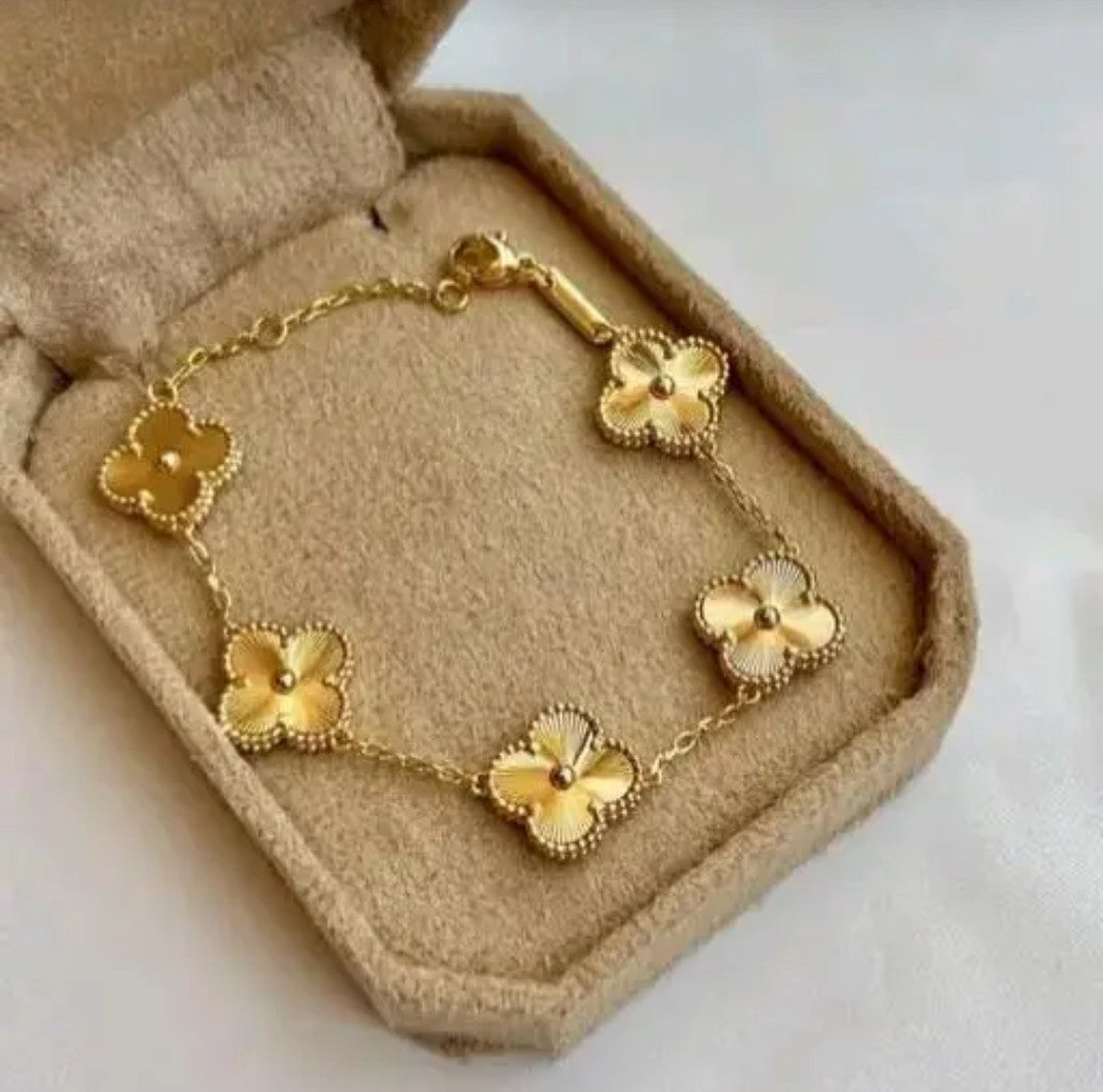 Feminine Unique Bracelet & Bangles