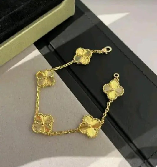 Feminine Unique Bracelet & Bangles
