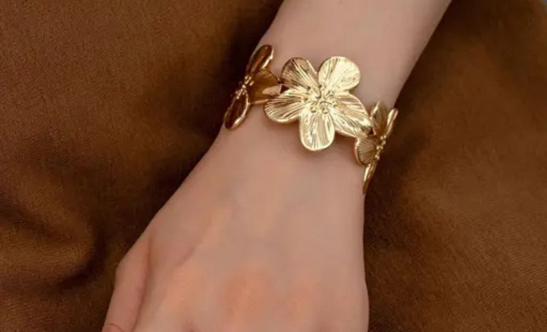 Trendy Adjustable Bracelet | Open Cuff Floral Design | Gold-Finish Chic Jewelry for Women & Girls | Western Golden-blossom Flower Shape Bracelet Shape.