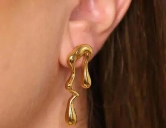 Golden fluid drop earrings
